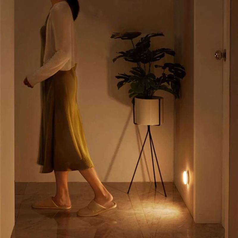 GlowMotion - LED Wall Light with Motion Sensor
