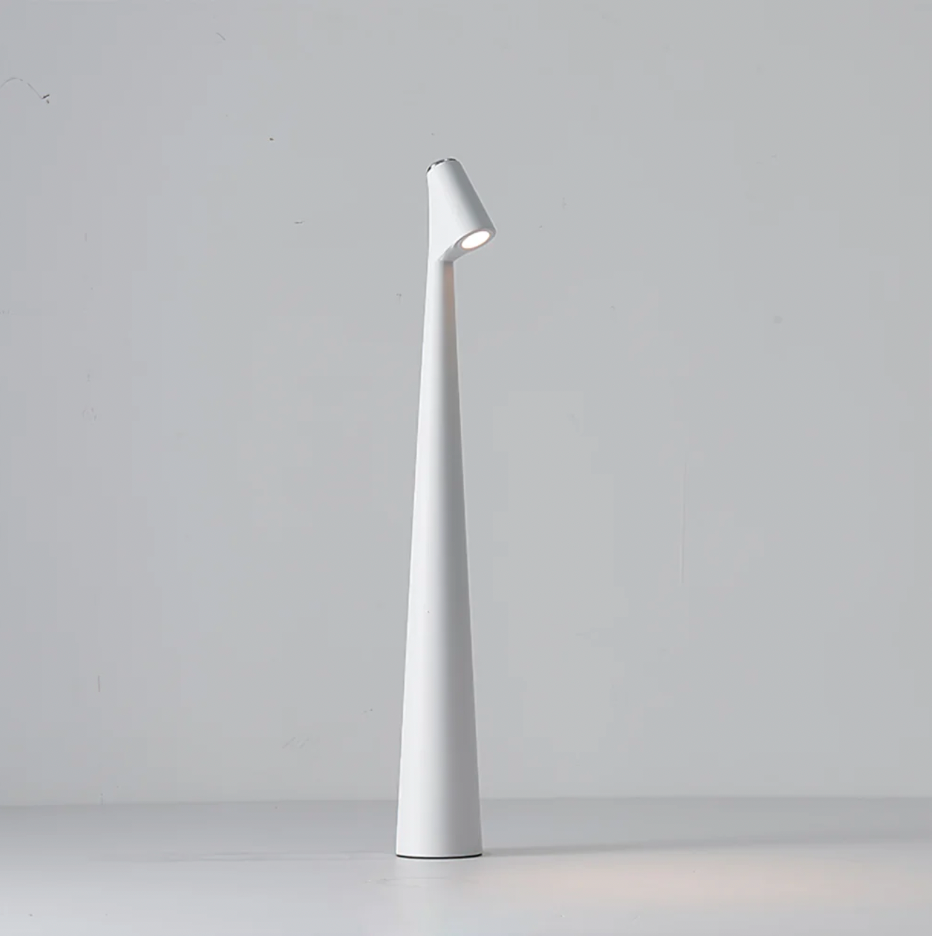 Nordic Minimalist Design Mood Lamp | Cordless Table Lamp | LED | Reading lamp | Bedside lamp