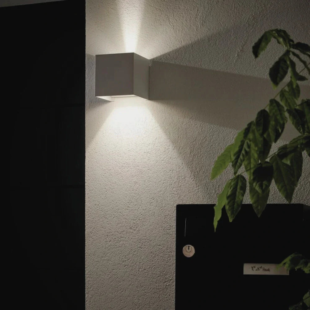 SquareLamp - Adjustable Modern Wall Light