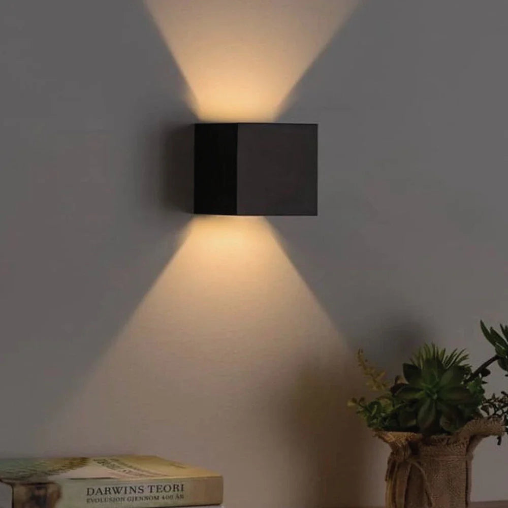 SquareLamp - Adjustable Modern Wall Light