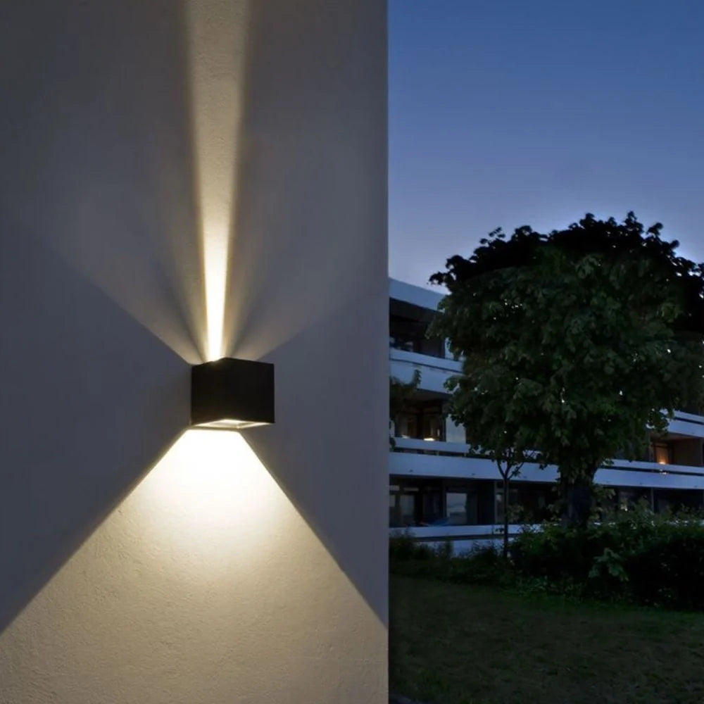 SquareLamp - Adjustable Modern Wall Light