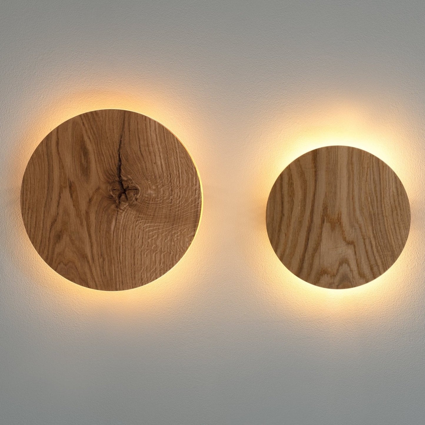 WoodGlow – Oak Wall Lamp