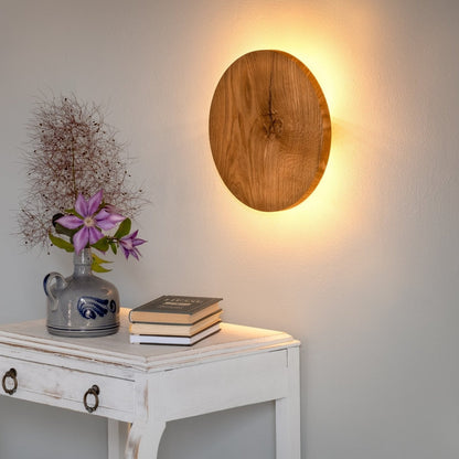 WoodGlow – Oak Wall Lamp