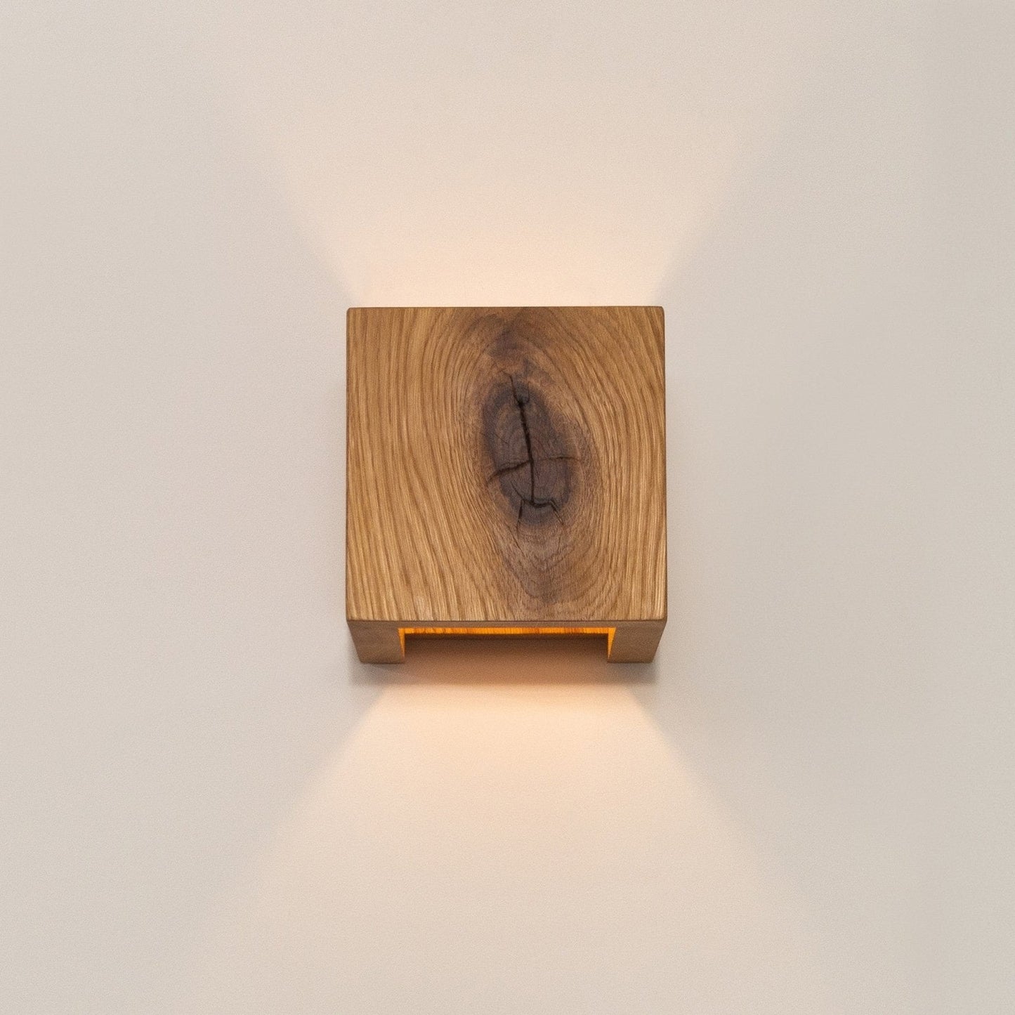 WoodGlow – Wall Lamp Oak
